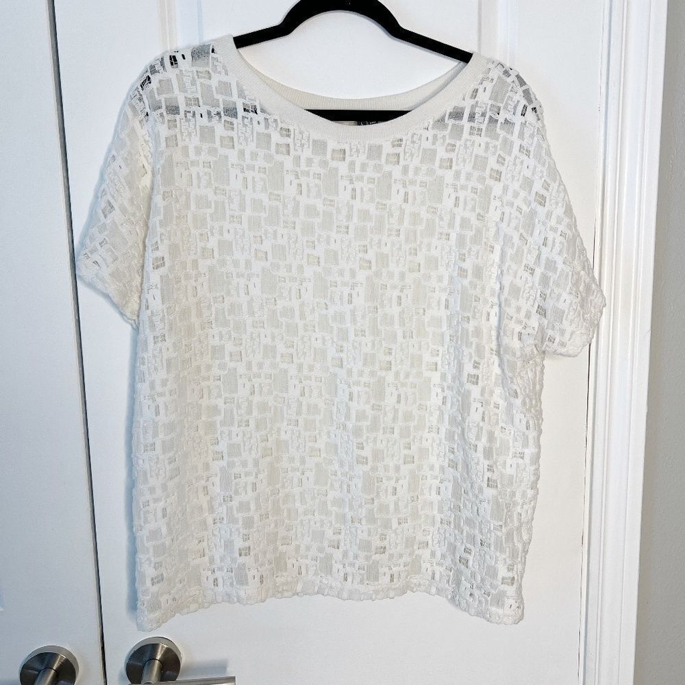 Vince White Short sleeve lace textured short sleeve top Size L